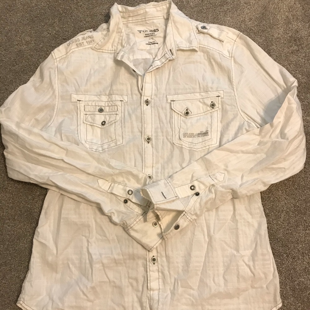 Men’s Guess shirt